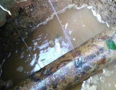 浑源楼顶渗水维修公司分享下地暖漏水的原因及检测方法。